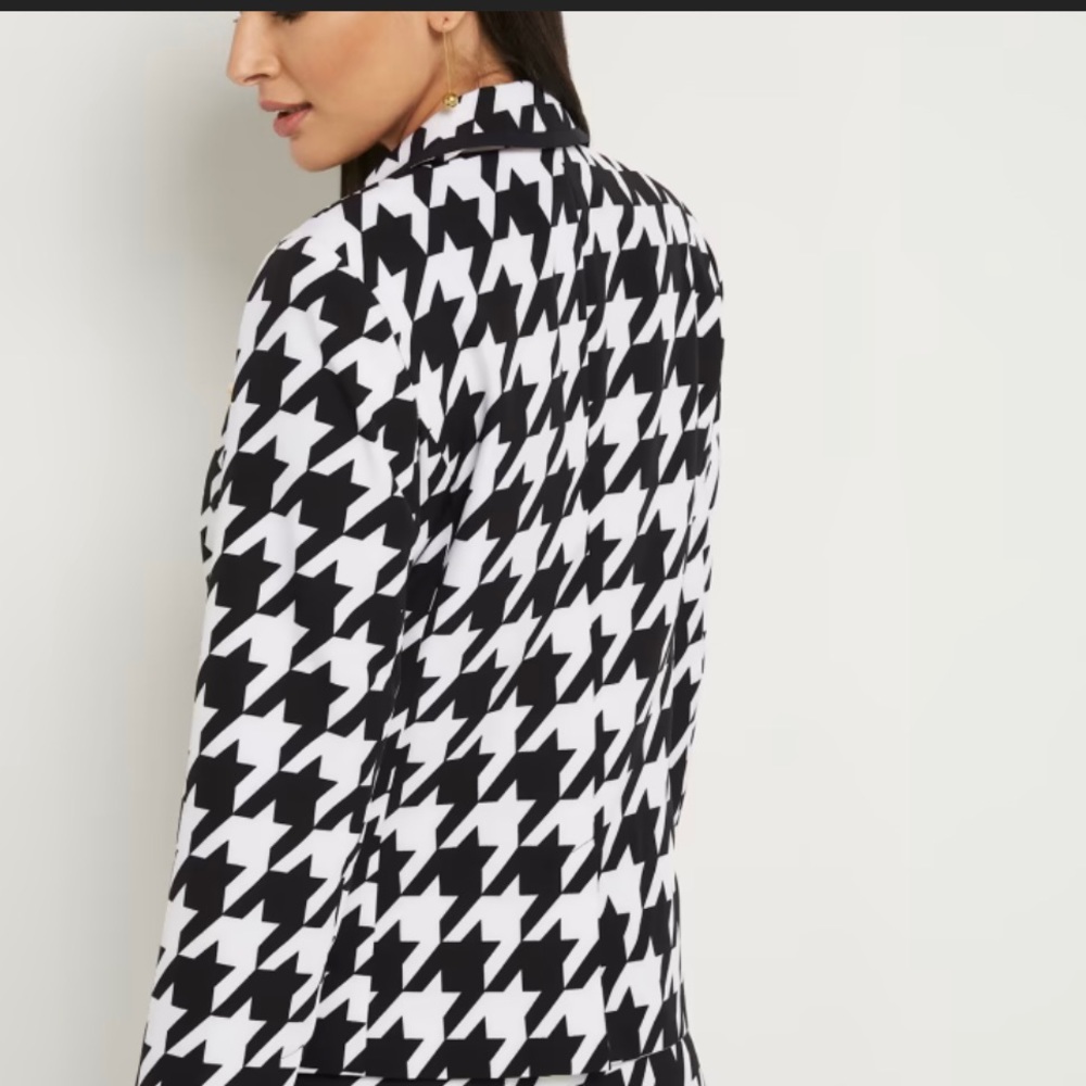 Hound Tooth Pant Suit.